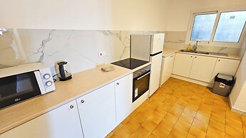 Downtown Rooms, 200m from Marina Beach