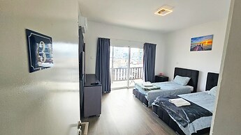 Downtown Rooms, 200m from Marina Beach