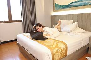 Front One HK Resort Semarang