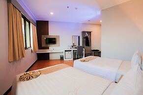 Front One HK Resort Semarang