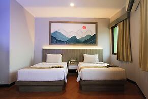 Front One HK Resort Semarang