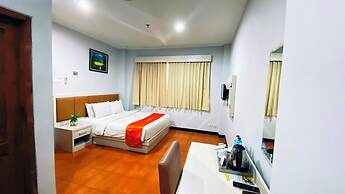 Front One HK Resort Semarang