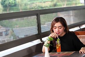 Front One HK Resort Semarang