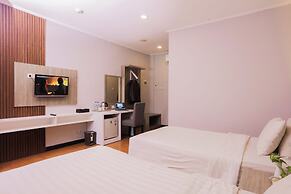 Front One HK Resort Semarang