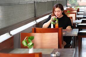 Front One HK Resort Semarang