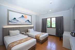 Front One HK Resort Semarang