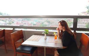 Front One HK Resort Semarang