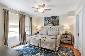 Blissful Blue Bungalow in Baton Rouge