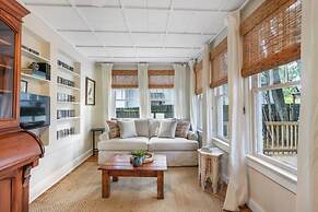 Blissful Blue Bungalow in Baton Rouge