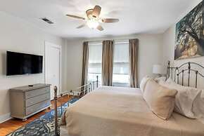 Blissful Blue Bungalow in Baton Rouge