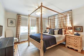 Blissful Blue Bungalow in Baton Rouge