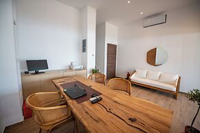 Flisvos Beachfront Apartments