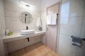 Flisvos Beachfront Apartments