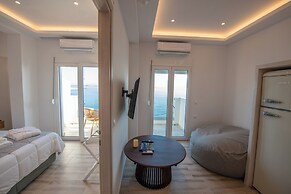 Flisvos Beachfront Apartments