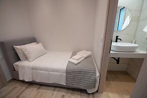 Flisvos Beachfront Apartments