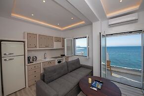 Flisvos Beachfront Apartments