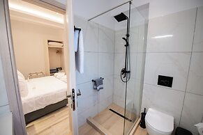 Flisvos Beachfront Apartments