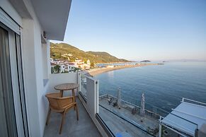 Flisvos Beachfront Apartments