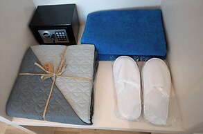 Flisvos Beachfront Apartments