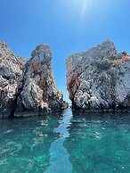 Flisvos Beachfront Apartments