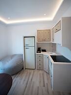 Flisvos Beachfront Apartments