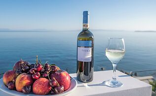 Flisvos Beachfront Apartments