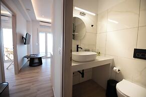 Flisvos Beachfront Apartments