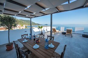 Flisvos Beachfront Apartments