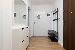 Nowa Flotylla Widok na Rzekę by Renters