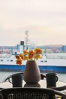 Nowa Flotylla Widok na Rzekę by Renters