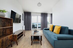 Nowa Flotylla Widok na Rzekę by Renters