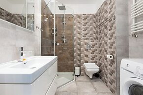 Nowa Flotylla Widok na Rzekę by Renters