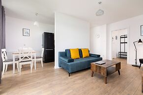 Nowa Flotylla Widok na Rzekę by Renters