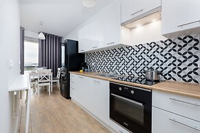 Nowa Flotylla Widok na Rzekę by Renters