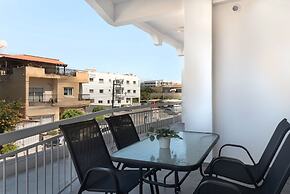 Phaedrus Living: City Breeze Residences Finesse