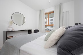 Ludwiki Apartment by Renters Prestige