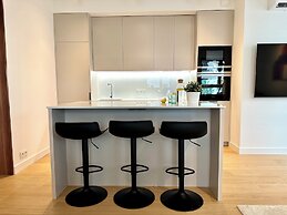 Ludwiki Apartment by Renters Prestige