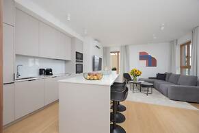 Ludwiki Apartment by Renters Prestige