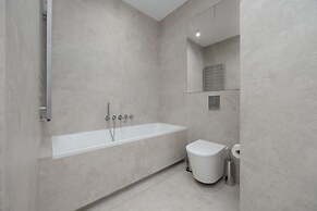 Ludwiki Apartment by Renters Prestige