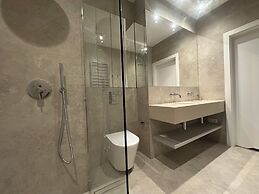 Ludwiki Apartment by Renters Prestige