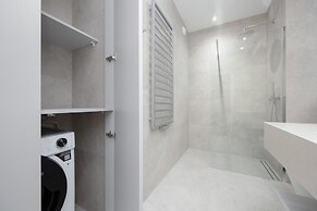 Ludwiki Apartment by Renters Prestige