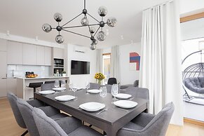 Ludwiki Apartment by Renters Prestige