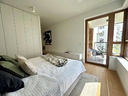 Ludwiki Apartment by Renters Prestige