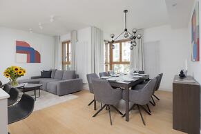 Ludwiki Apartment by Renters Prestige