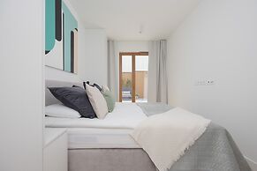 Ludwiki Apartment by Renters Prestige