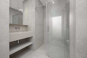 Ludwiki Apartment by Renters Prestige