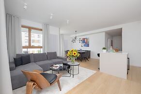 Ludwiki Apartment by Renters Prestige