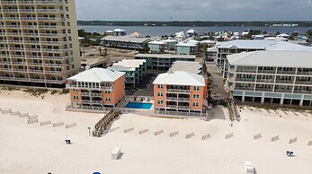 Top Floor Beachside Condo in Gulf Shores Sleeps 6