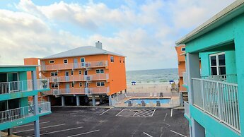 Top Floor Beachside Condo in Gulf Shores Sleeps 6