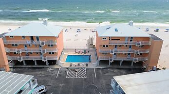 Top Floor Beachside Condo in Gulf Shores Sleeps 6
